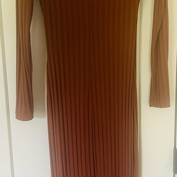 Women's Dynamite Size Small Neutral Dress - Picture 2 of 4